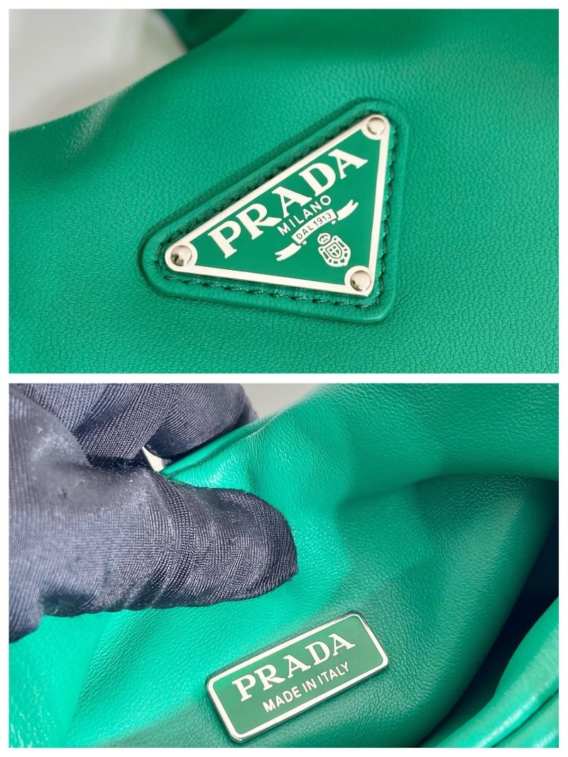 Pra*a tote bags